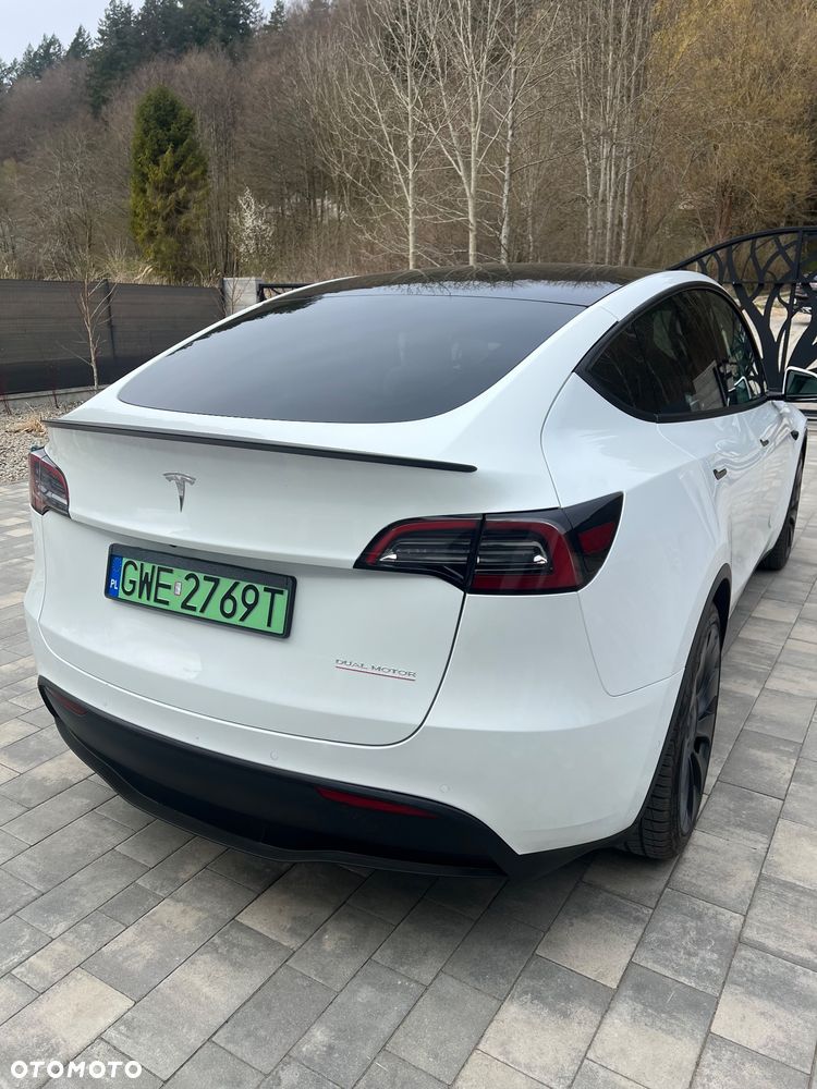Tesla Model Y Performance AWD - 4