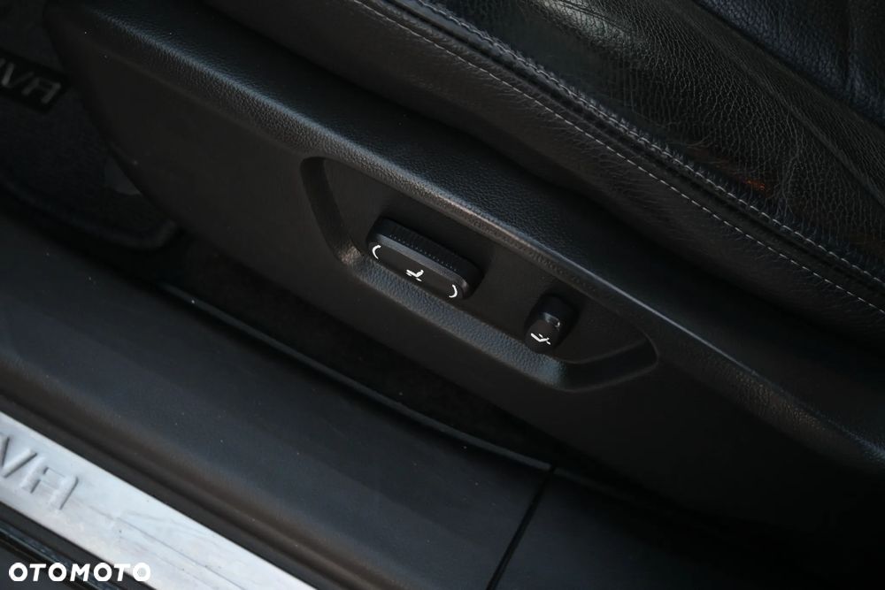 Chevrolet Captiva 3.0 4WD LTZ - 36