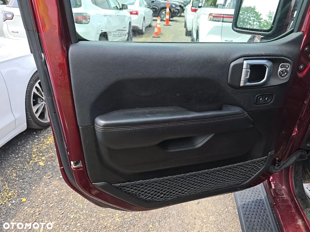 Jeep Wrangler - 15