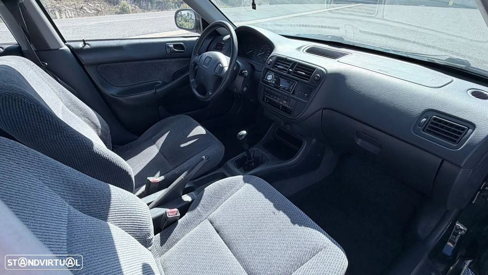 Honda Civic 1.5i LS - 10