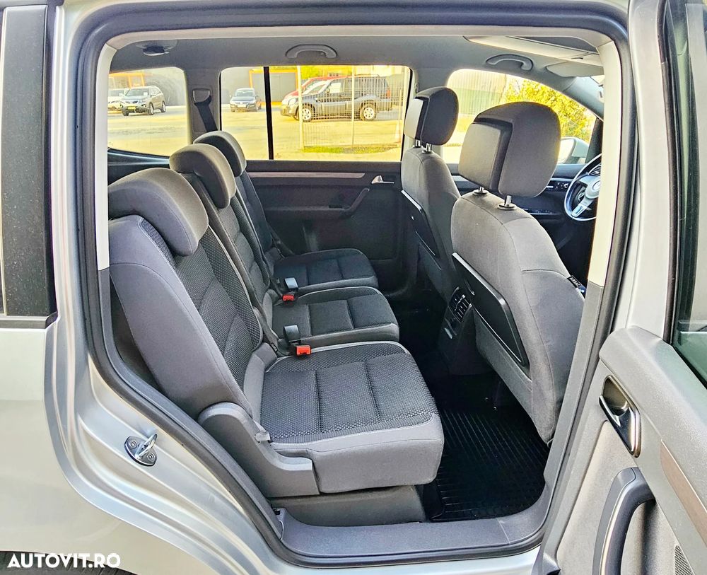 Volkswagen Touran - 14