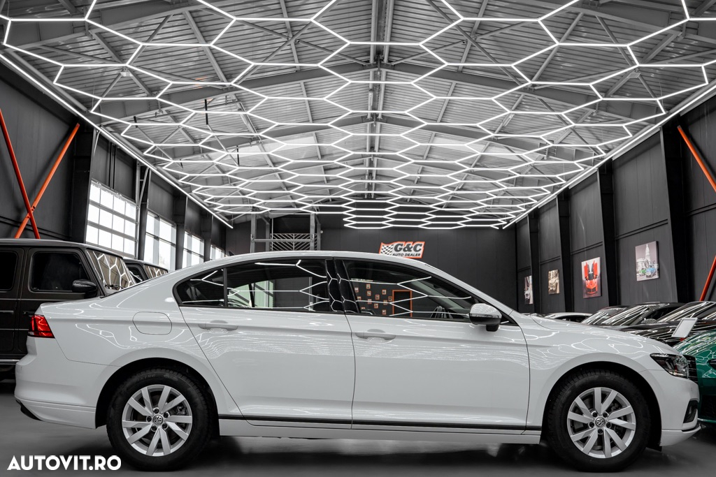 Volkswagen Passat 1.6 TDI DSG Comfortline - 26