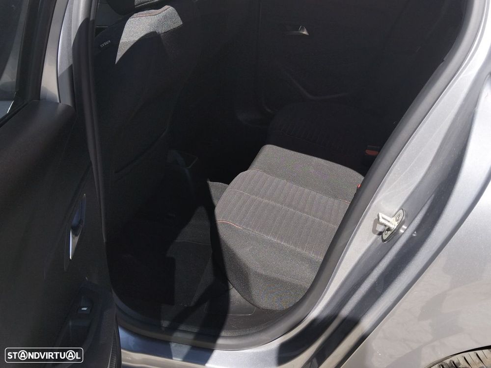 Peugeot 208 - 15
