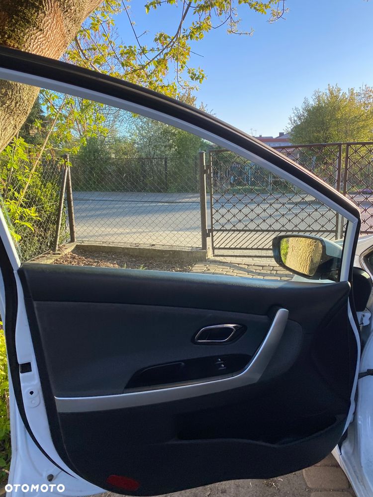 Kia Ceed - 9