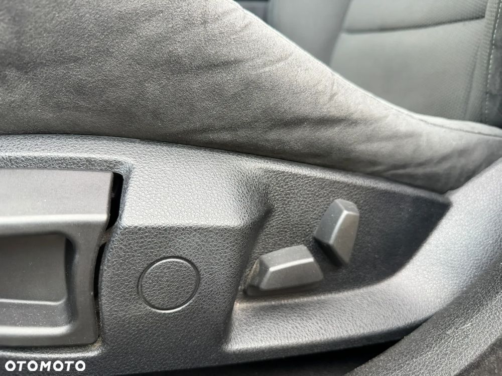 BMW Seria 5 530d xDrive - 26