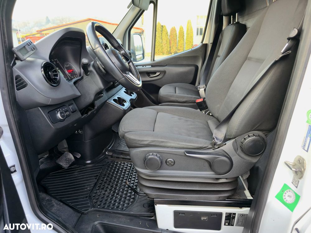 Mercedes-Benz Sprinter - 9