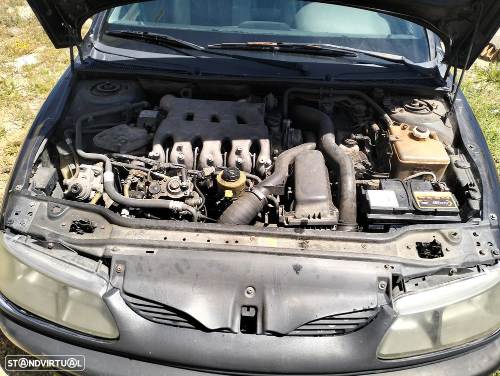 Renault Laguna ver-2-2-dt-rt - 4