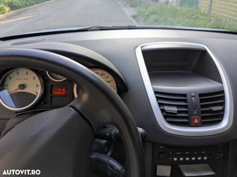 Peugeot 207 1.4E Urban - 9