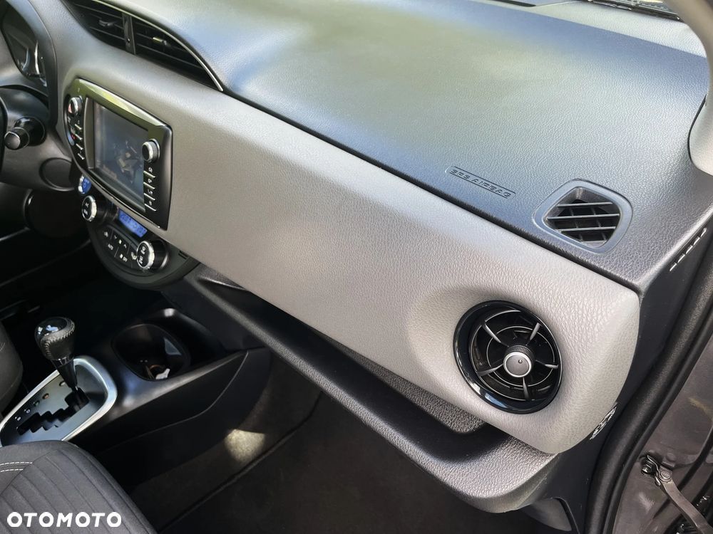 Toyota Yaris ver-hybrid-1-5-comfort - 32