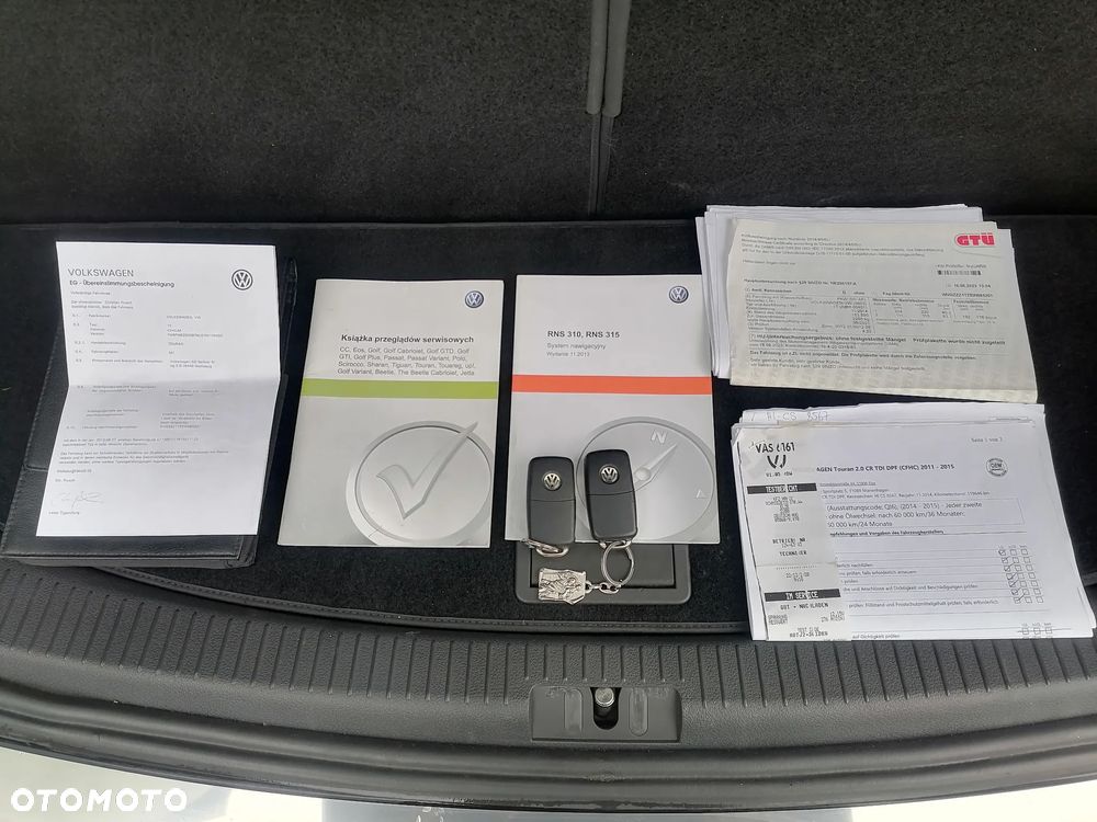 Volkswagen Touran - 22