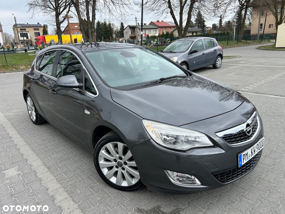 Opel Astra 1.6 Turbo Cosmo - 12
