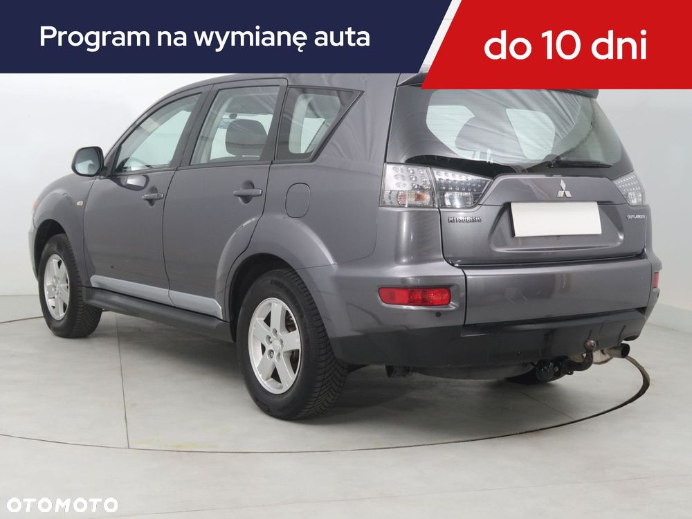 Mitsubishi Outlander - 6