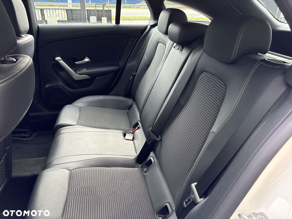 Mercedes-Benz CLA 220 d 8G-DCT - 16