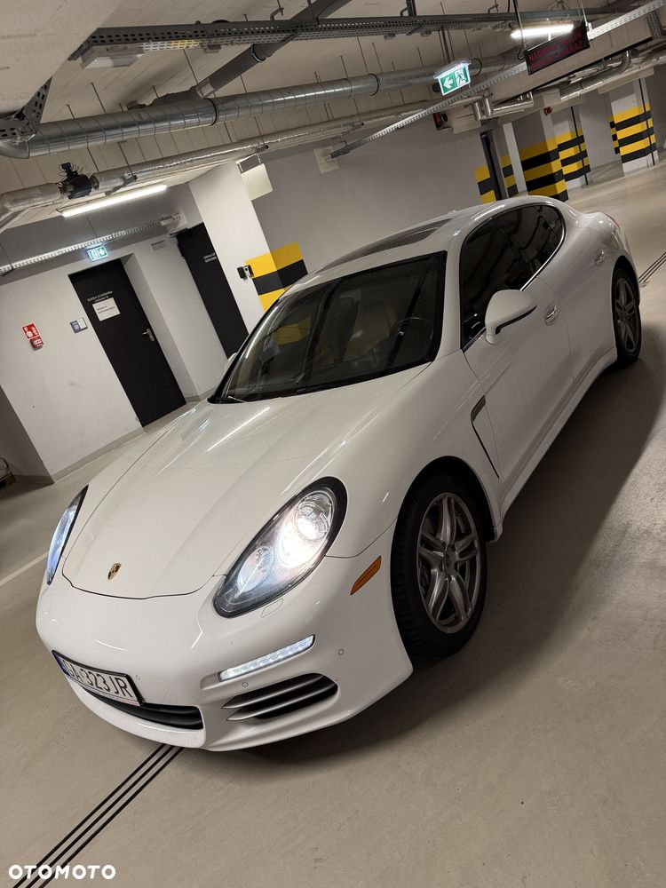 Porsche Panamera - 1
