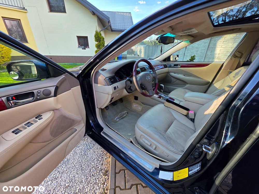 Lexus ES - 10