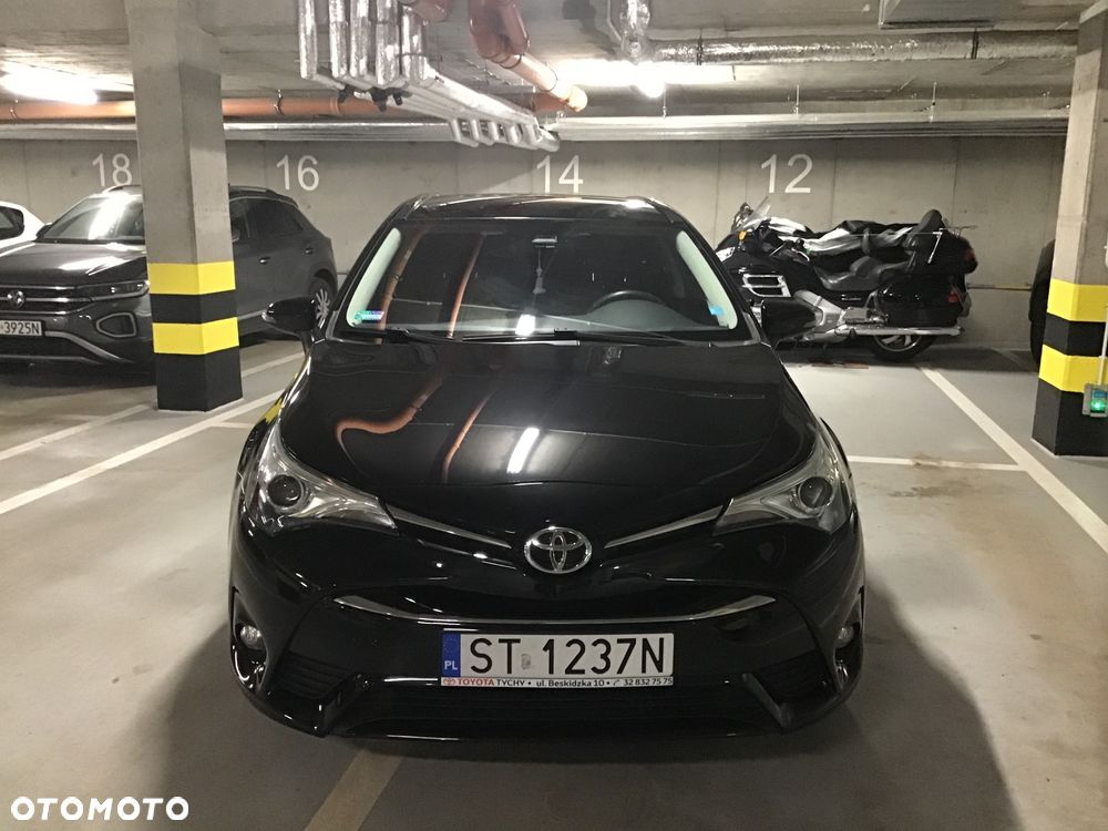 Toyota Avensis 1.8 Premium MS - 33