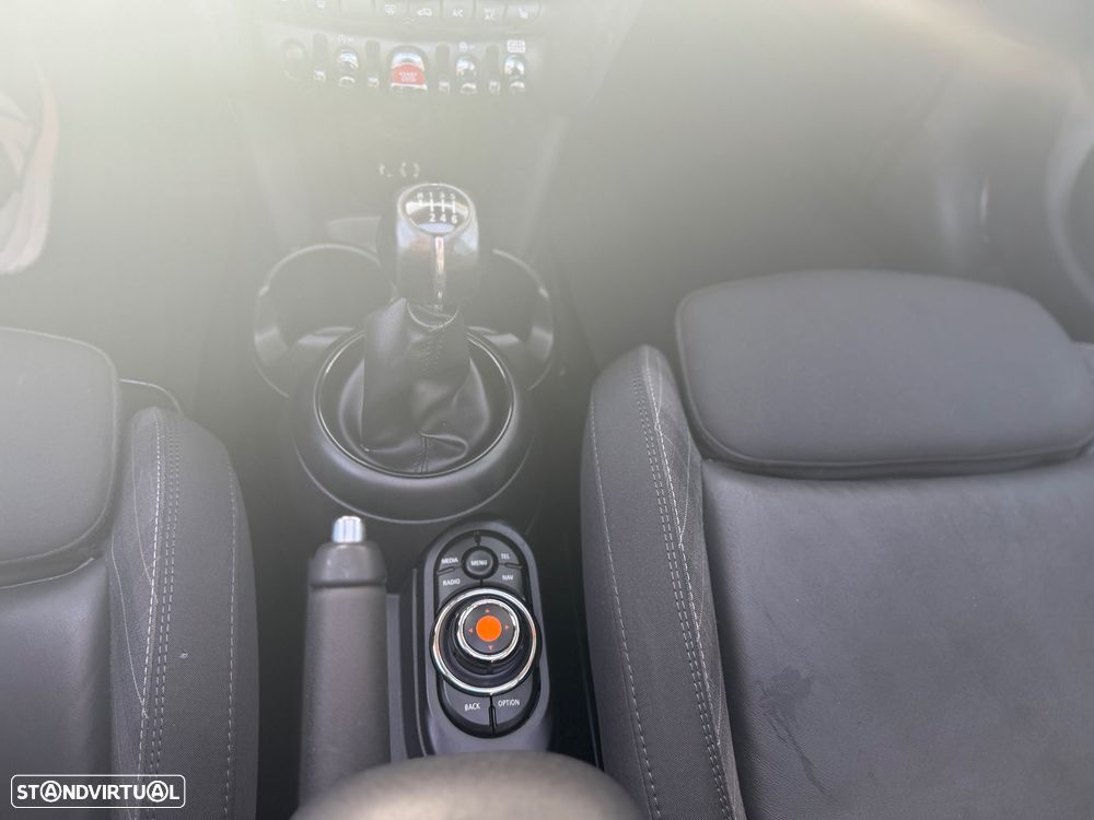 MINI 5 Portas Cooper D - 27