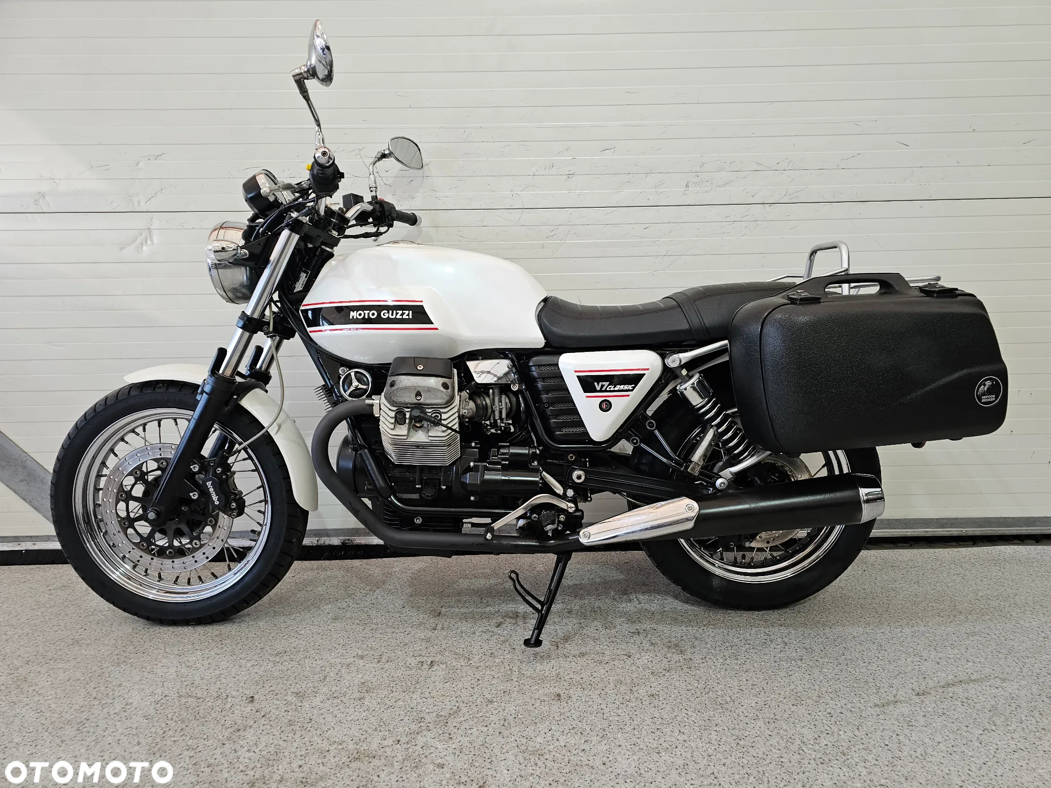 Moto Guzzi V7 - 4