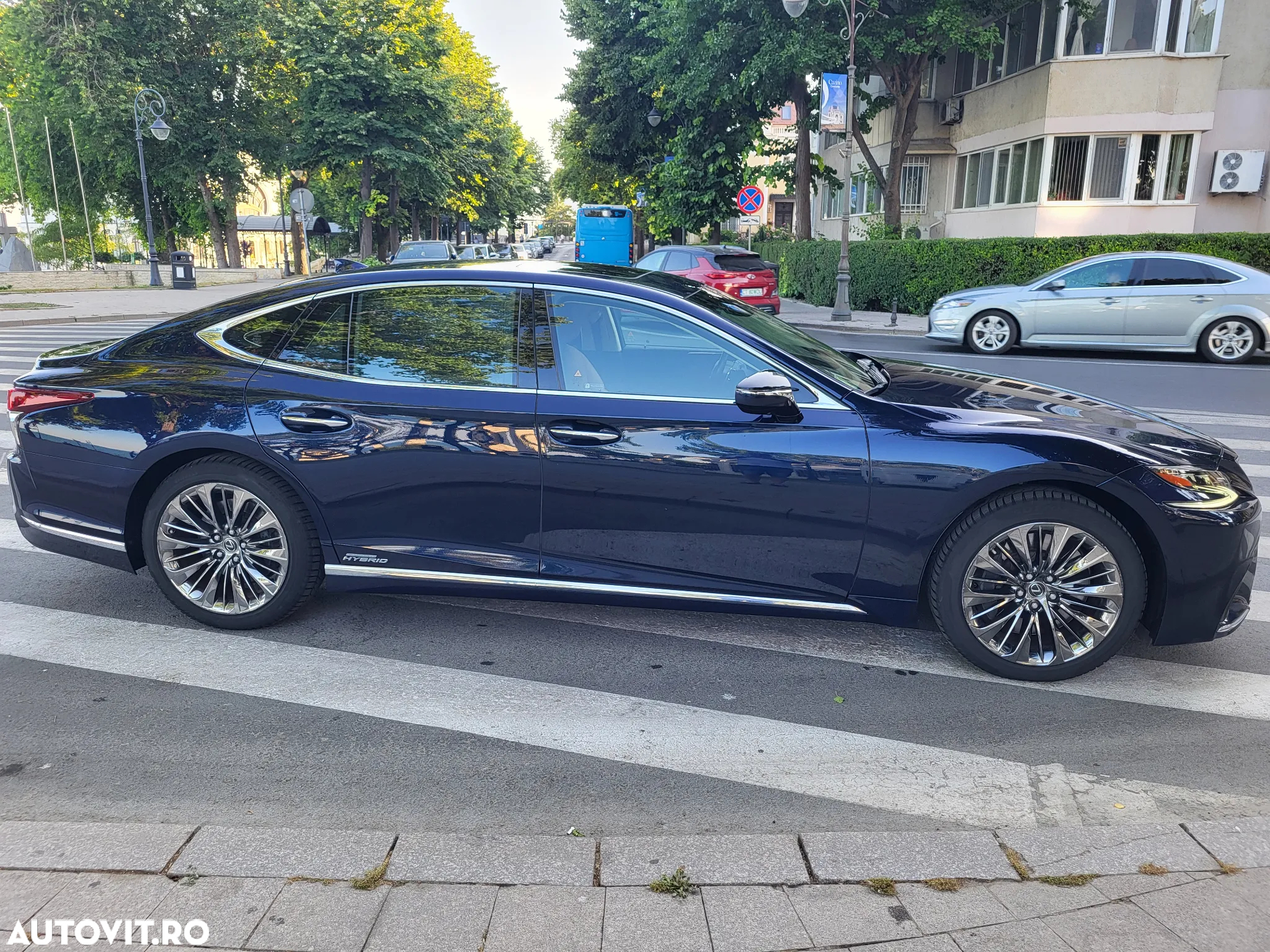 Lexus Seria LS - 2