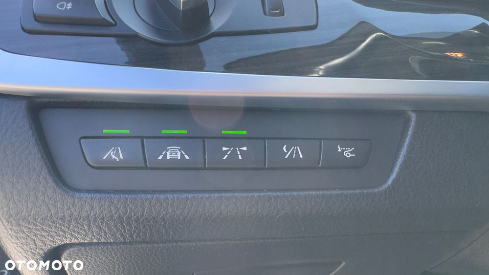 BMW Seria 5 528i xDrive Modern Line - 14