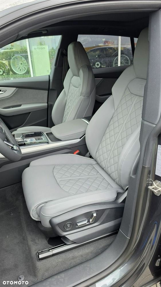 Audi Q8 - 8