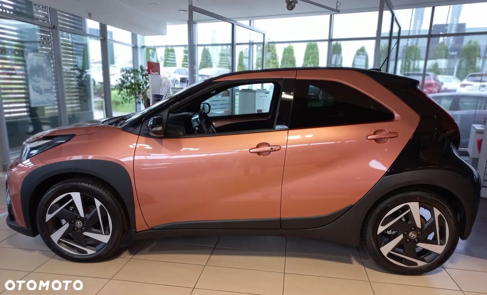 Toyota Aygo X Hybrid 1.5 Style e-CVT - 6