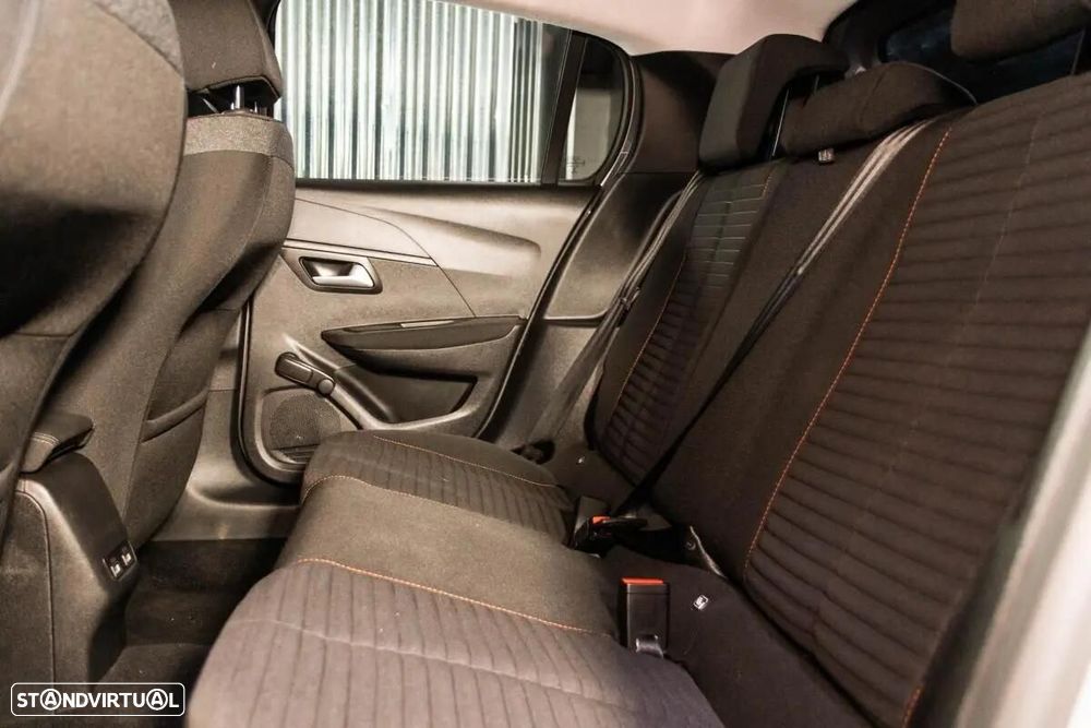 Peugeot e-208 - 37