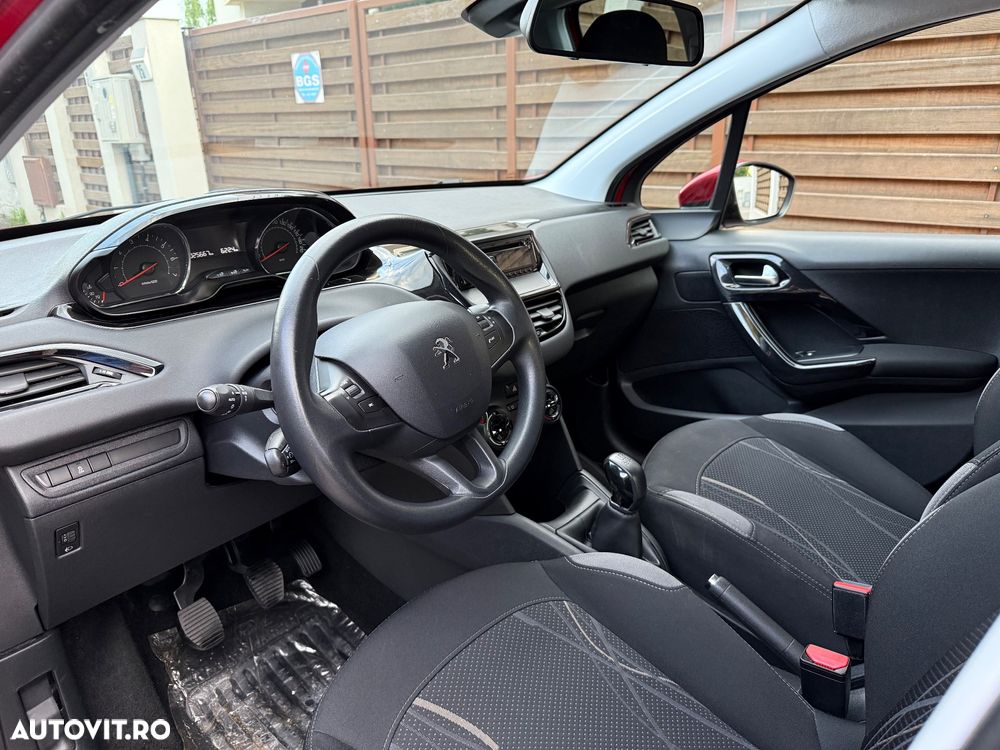 Peugeot 208 1.2 L PureTech Access - 5