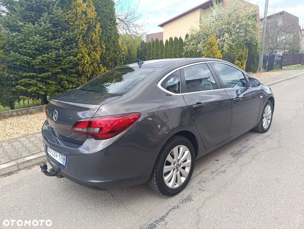 Opel Astra 1.6 CDTI DPF ecoFLEX Start/Stop Exklusiv - 4