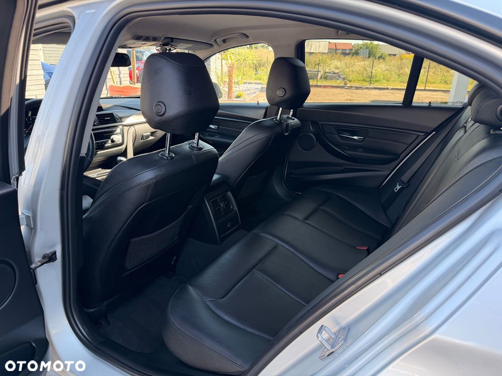 BMW Seria 3 320i GPF Sport Line - 9