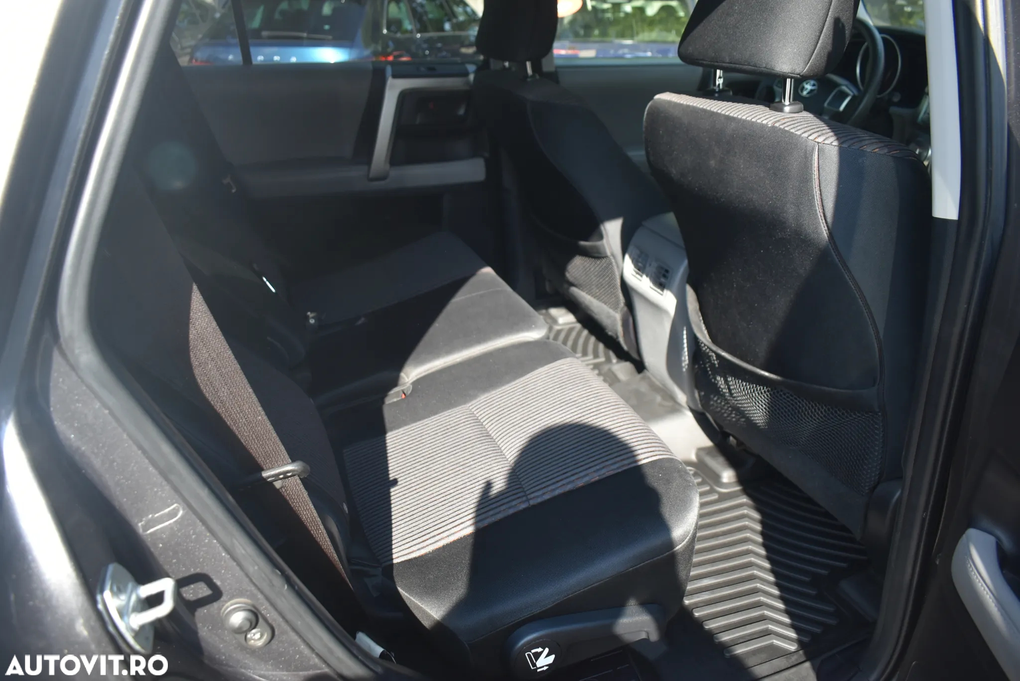 Toyota 4Runner - 12
