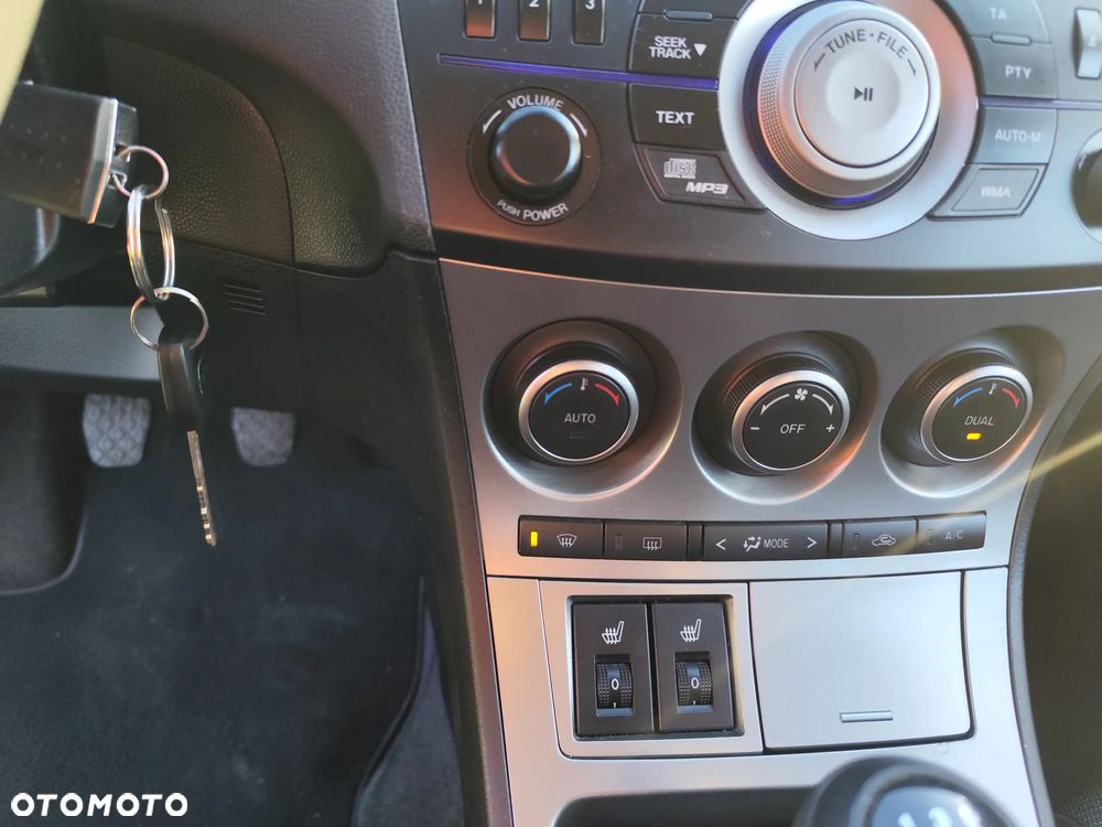 Mazda 3 1.6 90th Anniversary - 19