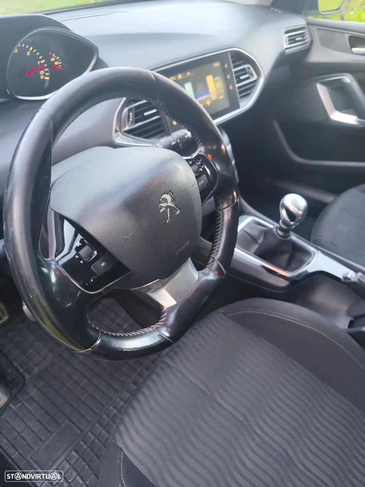 Peugeot 308 - 11