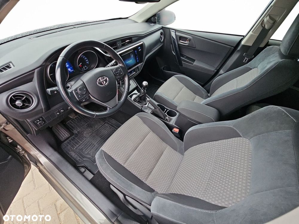 Toyota Auris 1.6 Dynamic - 9