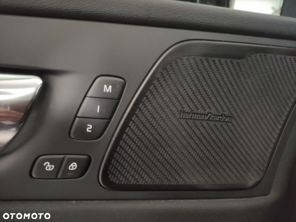 Volvo XC 60 T6 AWD Geartronic Momentum - 14