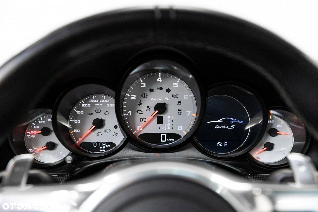 Porsche 911 Turbo S - 39