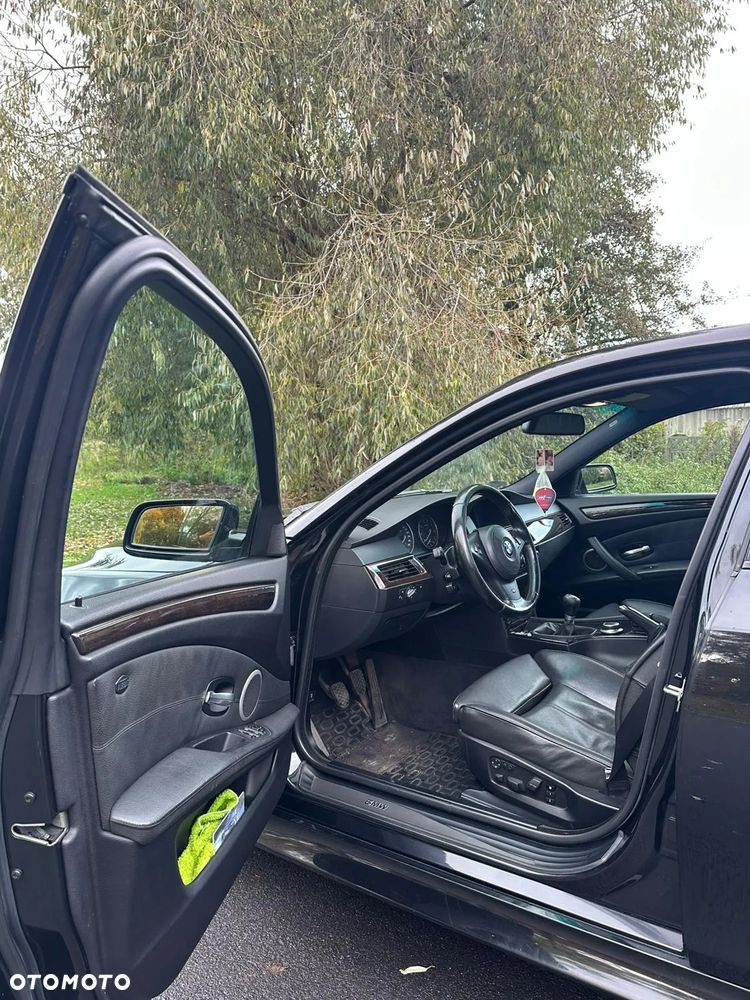 BMW Seria 5 550i - 20