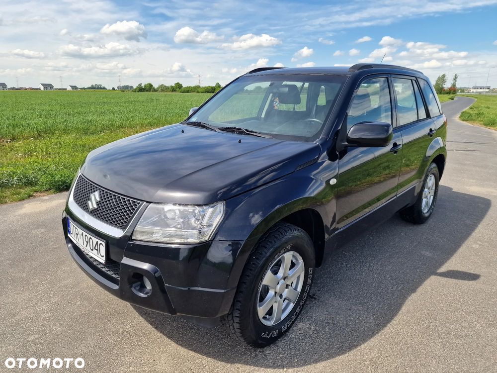 Suzuki Grand Vitara 2.0 - 17