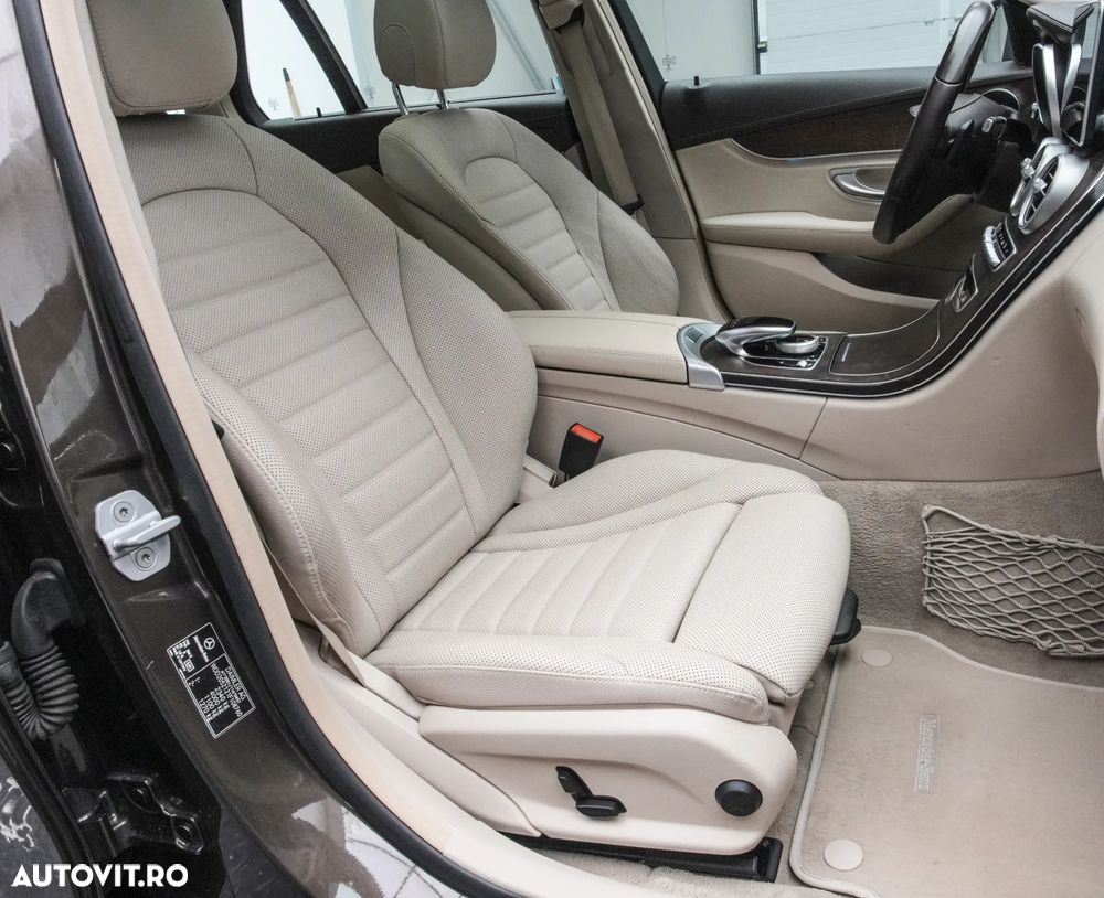Mercedes-Benz C 300 BlueTec Hybrid - 14