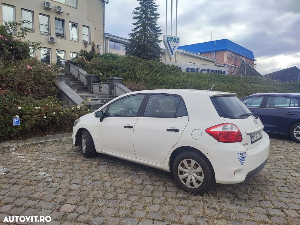 Toyota Auris - 13