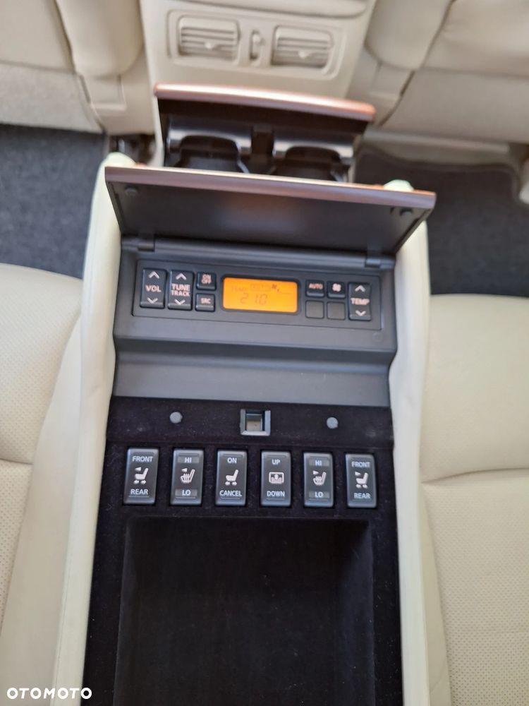 Infiniti M - 22