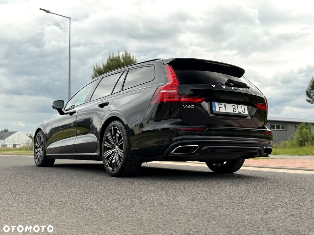 Volvo V60 D4 Geartronic R-Design - 19