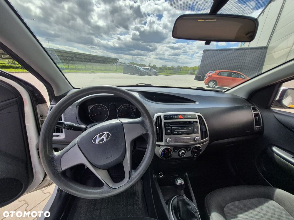 Hyundai i20 1.25 Classic + - 8