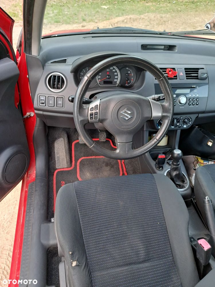 Suzuki Swift - 8