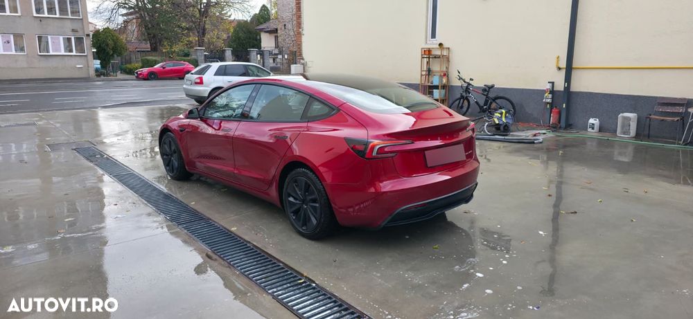 Tesla Model 3 Long Range - 13