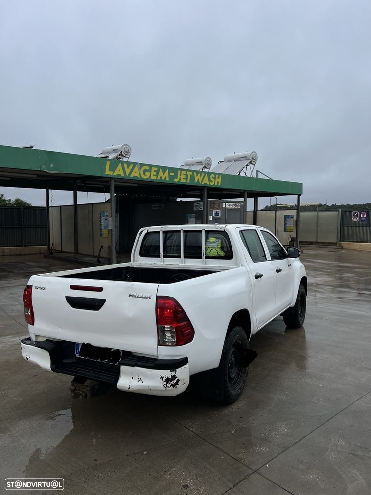 Toyota Hilux - 4