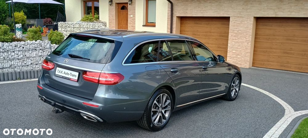 Mercedes-Benz Klasa E 200 CGI BlueEFFICIENCY Automatik Avantgarde - 6