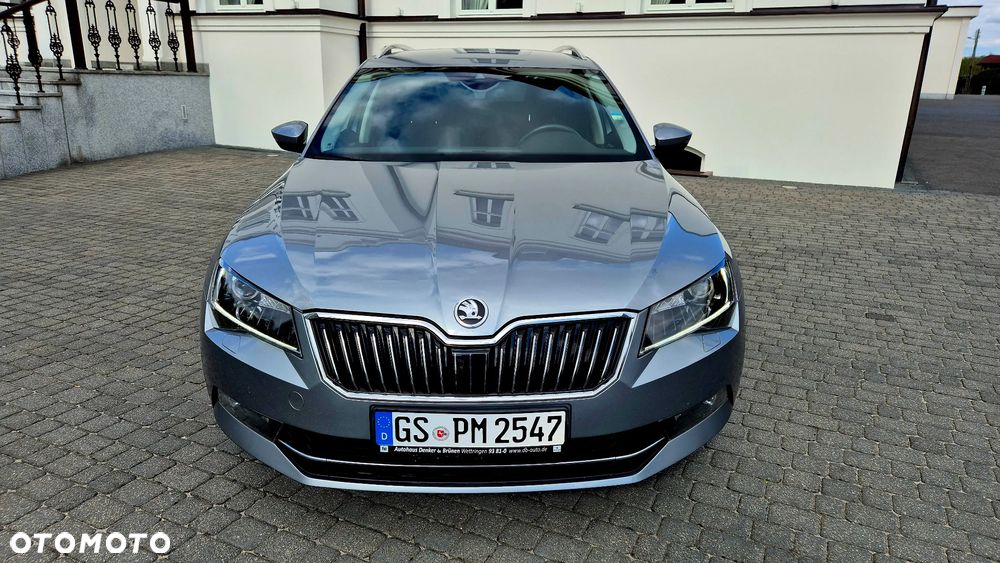 Skoda Superb 2.0 TDI DSG Sportline - 8