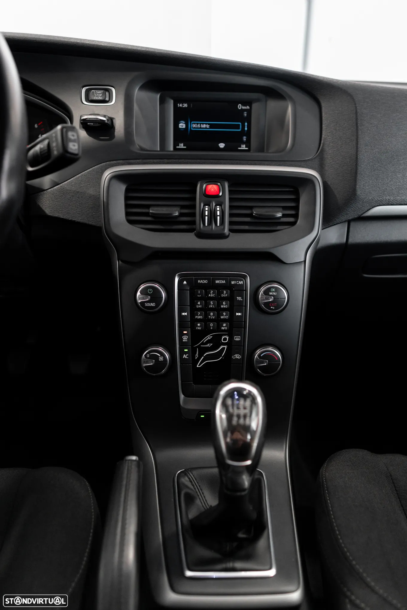Volvo V40 1.6 D2 Momentum - 33
