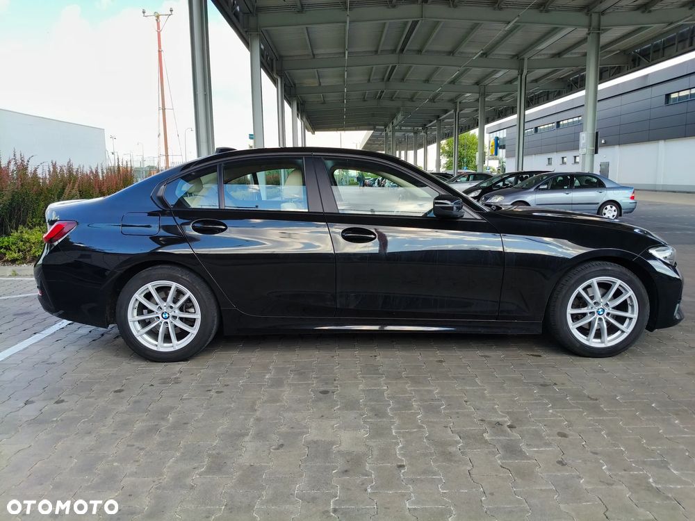 BMW Seria 3 318i - 6